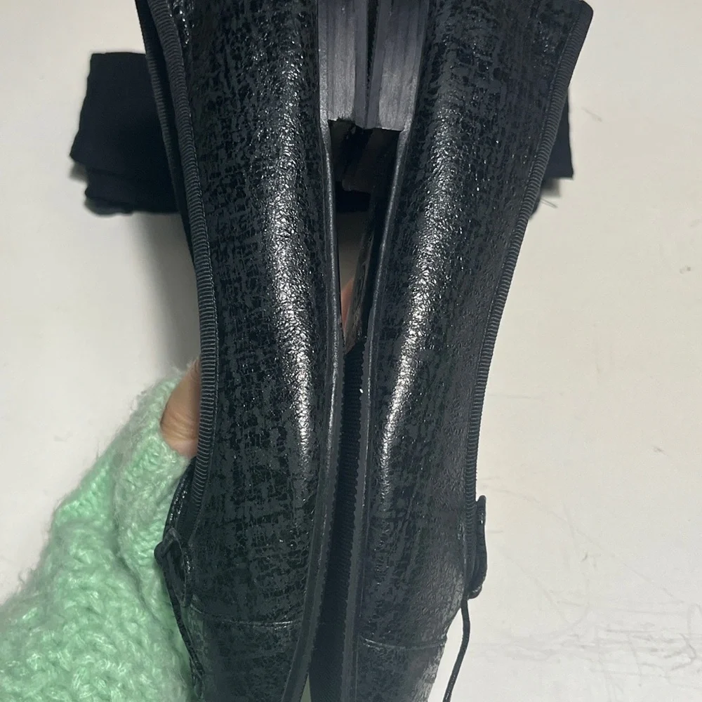 CHANEL Textured Black Loafers